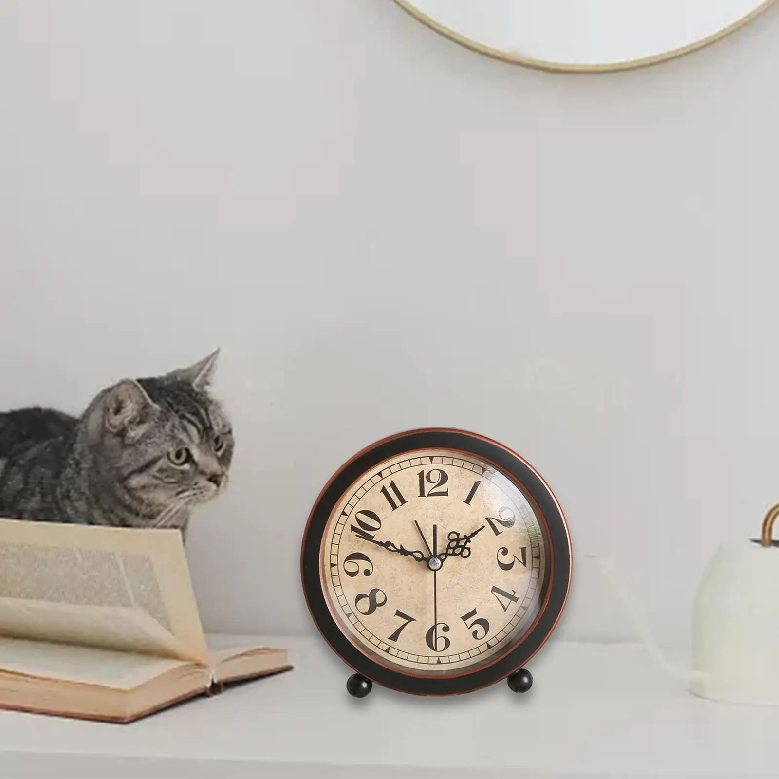 Attoe Tafelklok, wit, vintage, niet-tafel-bureauwekker met luid alarm, geen tikken, geruisloos, werkt op batterijen, kwartsuurwerk, HD-glas, voor slaapkamer/woonkamer/kinderen, bruin