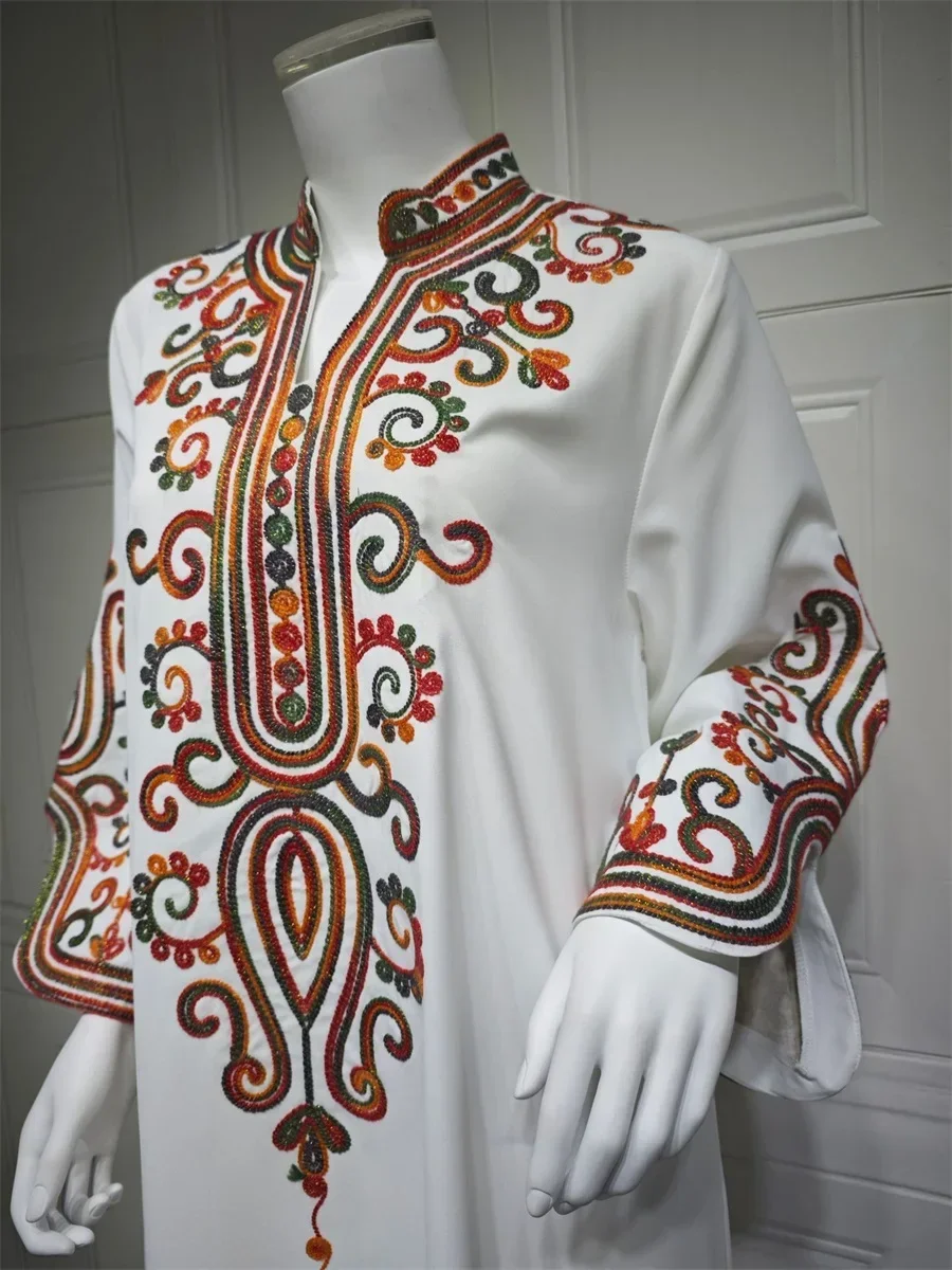 S055b614b25a64c5e872a794aff6ece33a.jpg?width=900&height=1200&hash=2100