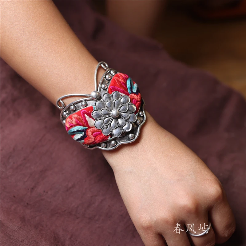 

Ethnic Miao Silver Old Embroidery Piece Embroidery Wax Dye Wide Bracelet Personality Butterfly Shape Arm Ring
