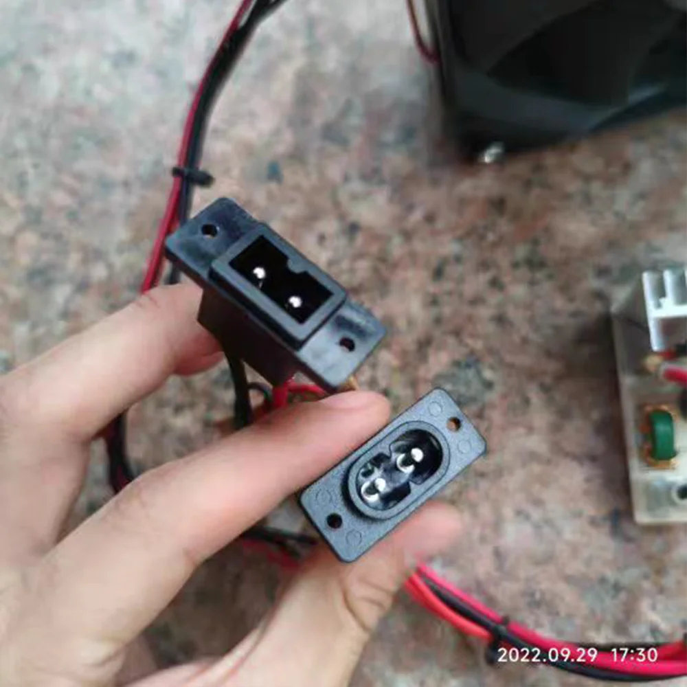 Mini refrigerator complete set of accessories, car refrigerator complete set of accessories, can cool when plugged in
