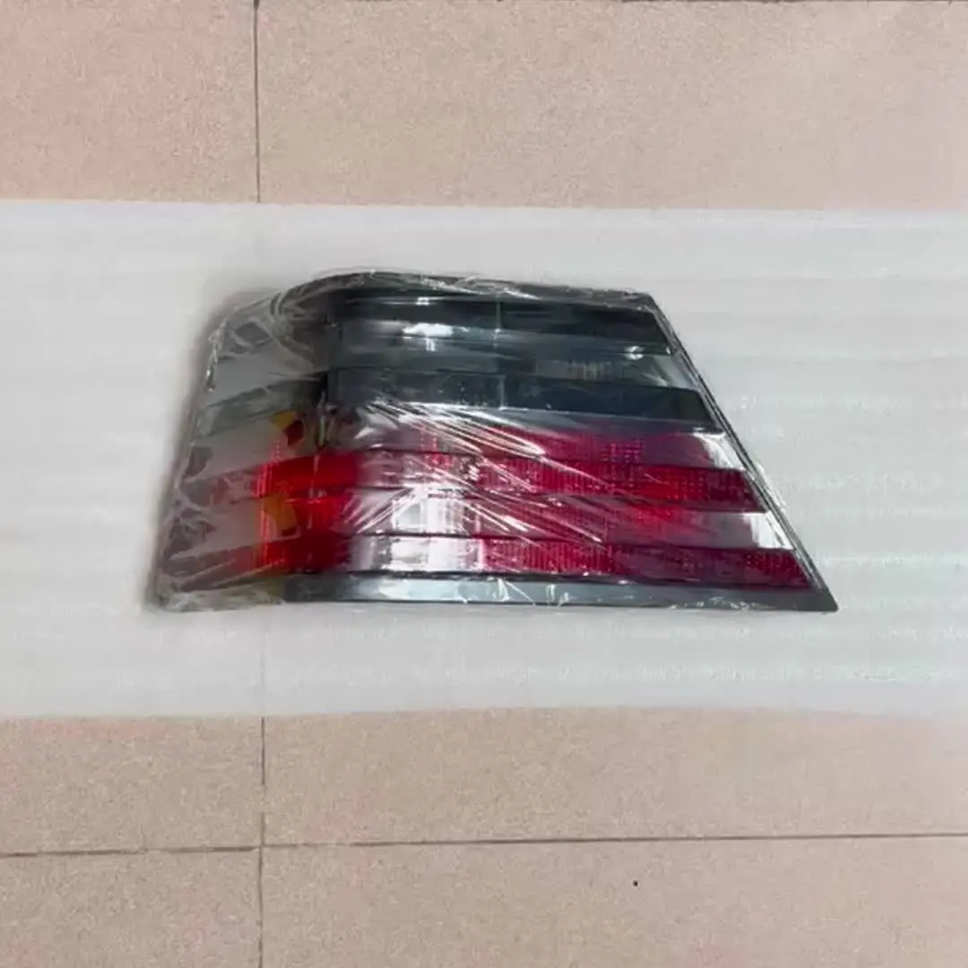 Nieuwe Lampjes De Achterlichten Van De Auto, In Hybride Sportwagen Ontwikkelde Achterremlicht S Image165006049
