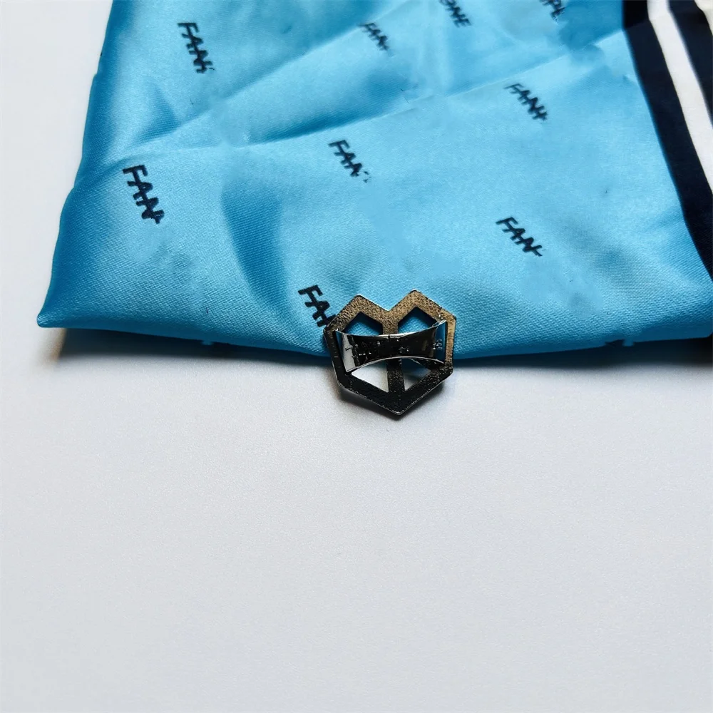 SCARF G-DRAGON MEDIA EXHIBITION 新品未使用 g-dragon LIGHT STICK SCARF スカーフ ジヨン gd - メルカリ