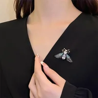 Lovely Birds Butterfly Bee Brooch For Women Pearl Rhinestone Trendy Animal Jewelry Coat Dress Lapel Pins Wedding Party Gifts 5
