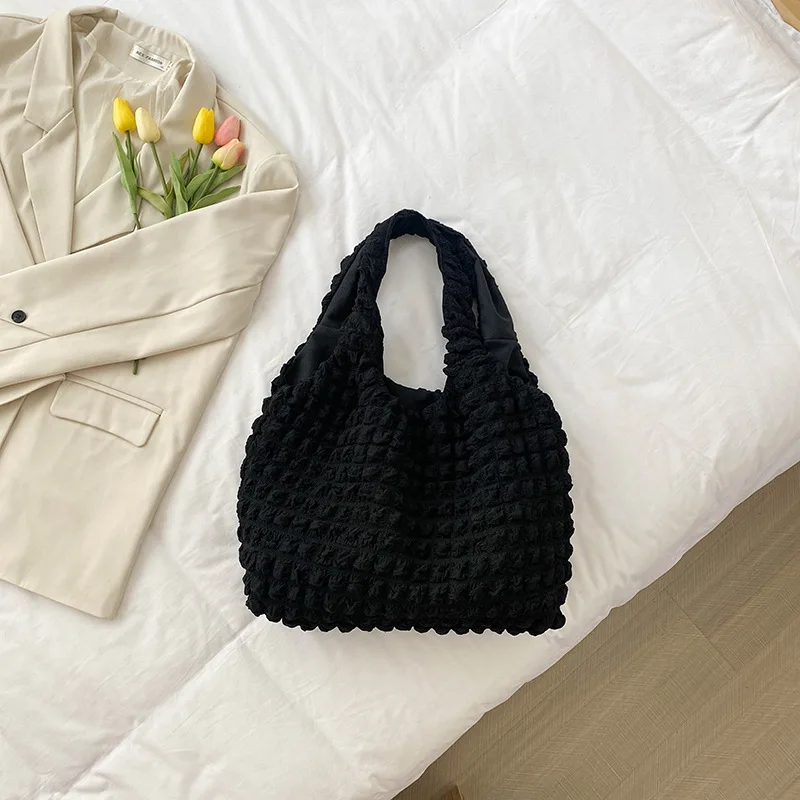 2024 New Solid Color Pleated Plaid Shoulder Bag Simple Temperament Commute Handbag Portable Bucket Bags for Women