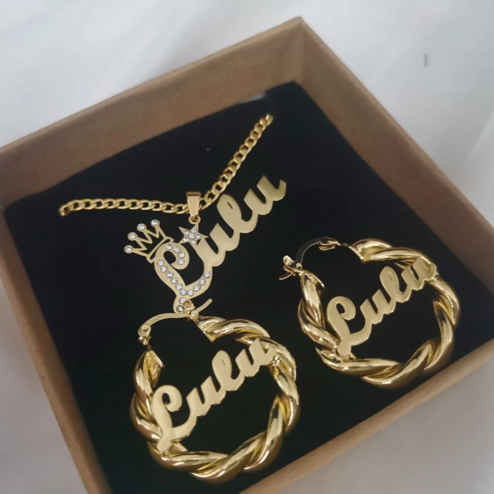 

LeeChee Crown Custom Name Letter Nameplate With 25mm Twist Hoop Mini Earloop Stainless Steel Personalized Jewelry Gift For Girls