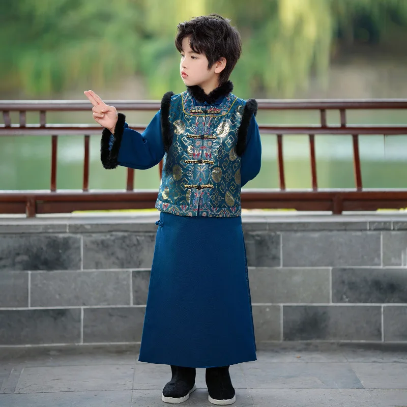 Рисунок 2 - Винтажное длинное платье и парка