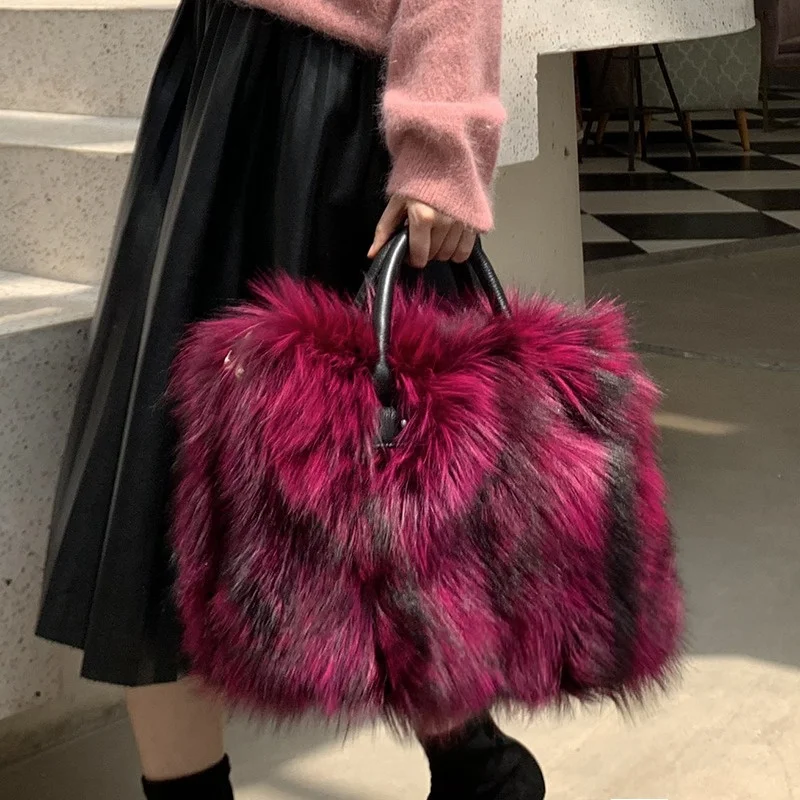 

Large Capacity Women Luxury Fur Handbag Imported Fox Fur Leisure Handbag Europe And The United States New Fashion Plush Handbag