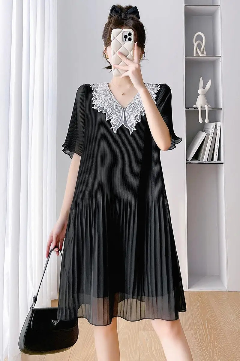 

2024 Summer Maternity Chiffon Dress Sweet Lace Beading Collar Short Sleeve Pregnant Woman Pleated Dress Short Lady Elegant Dress