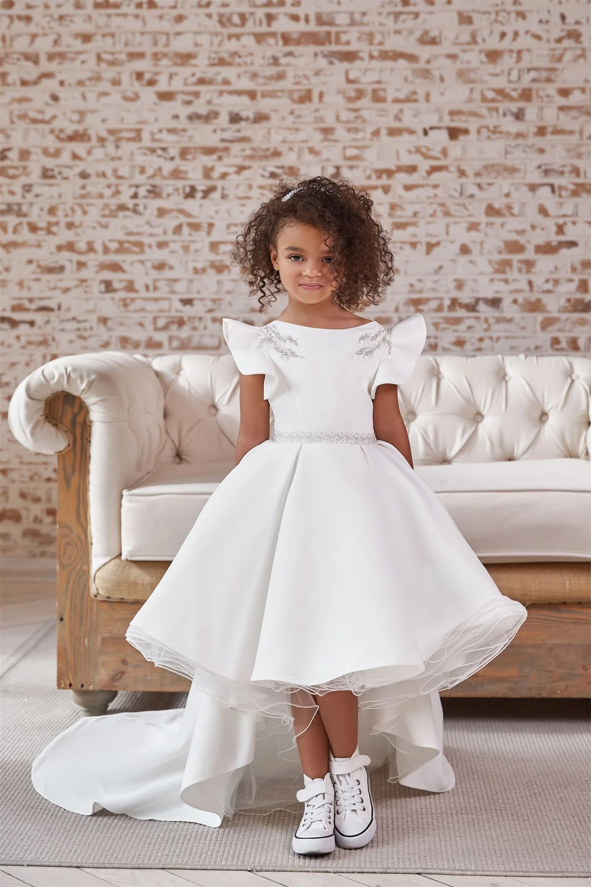 

Flower Girl Dress White Satin Trailed Lotus Sleeve Sparkle Applique Wedding Elegant Flower Child First Eucharistic Party Dress