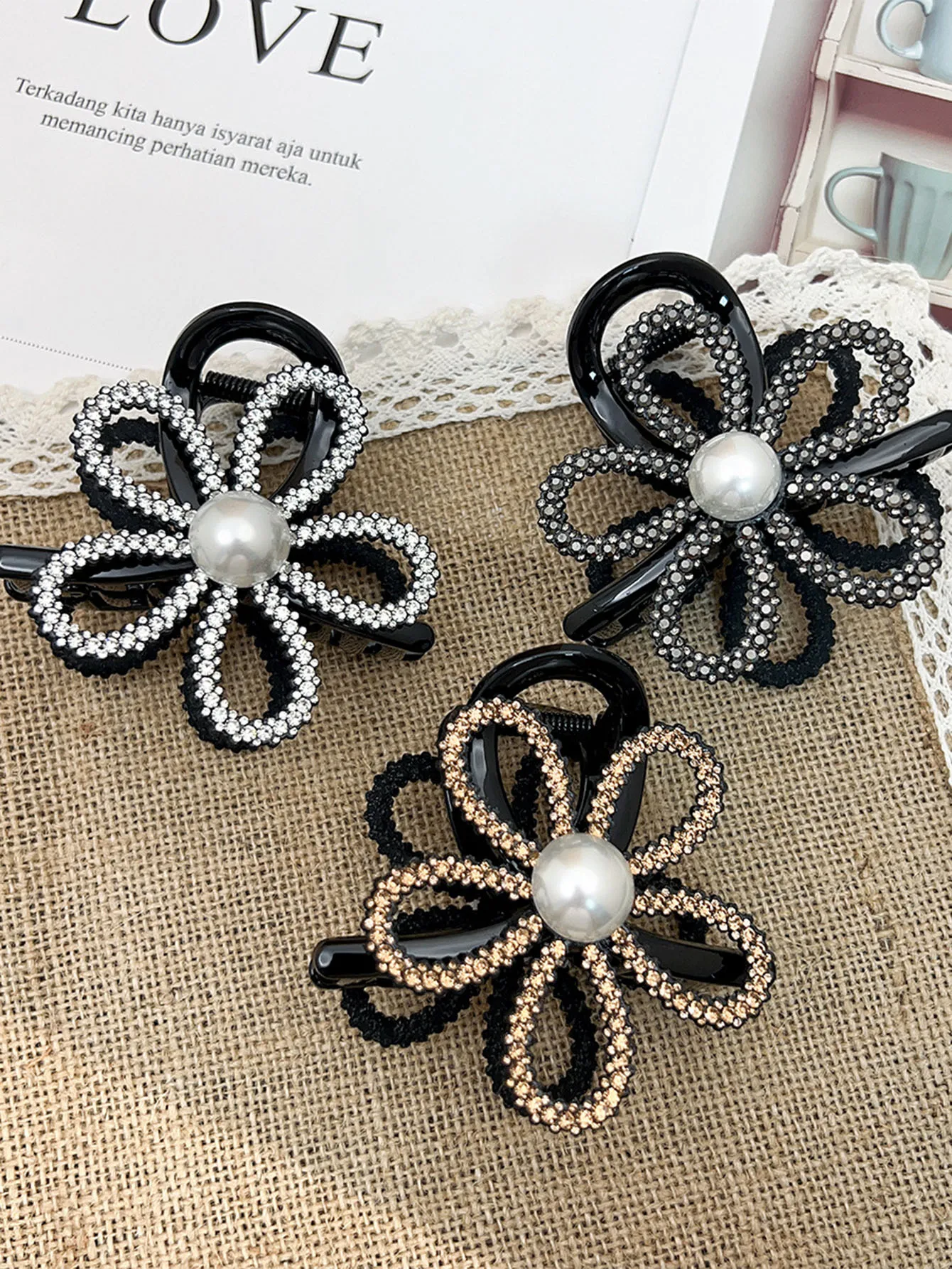 Fashion Shark Clip Rhinestones Flower Hair Claw Clips for Women Bath Crab Elegant Hairgrip Ponytail Headdress Hair Accessories