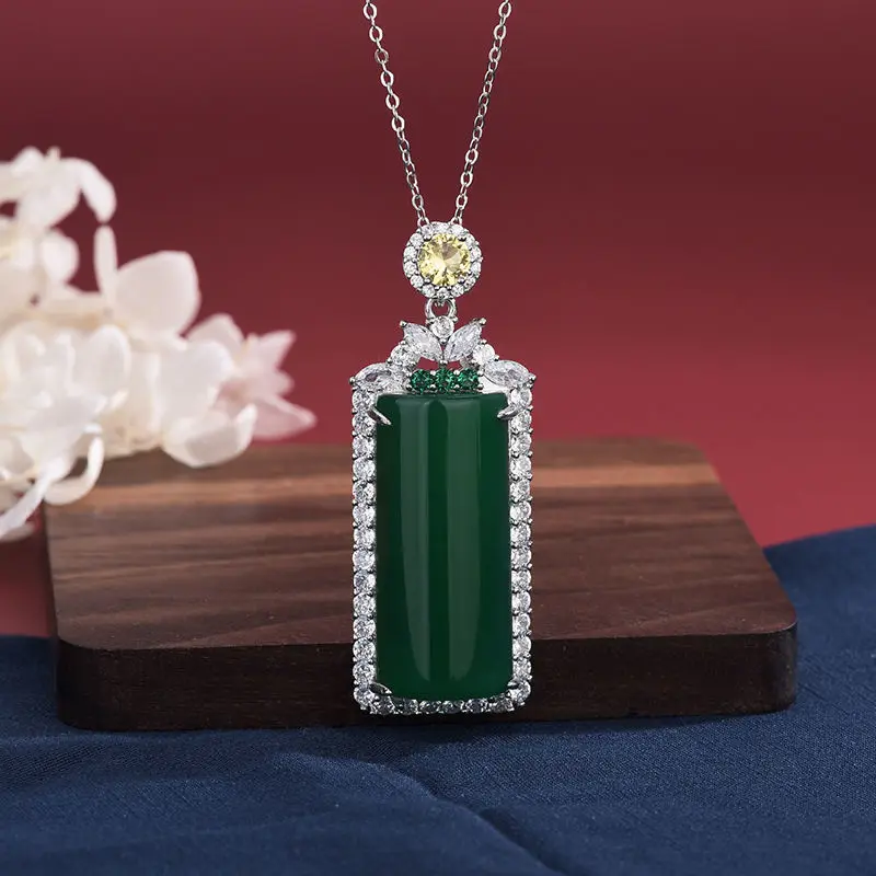 

High Ice Agate Natural Green Chalcedony Inlaid Wushi Brand Pendant Women's Fashion Versatile Necklace