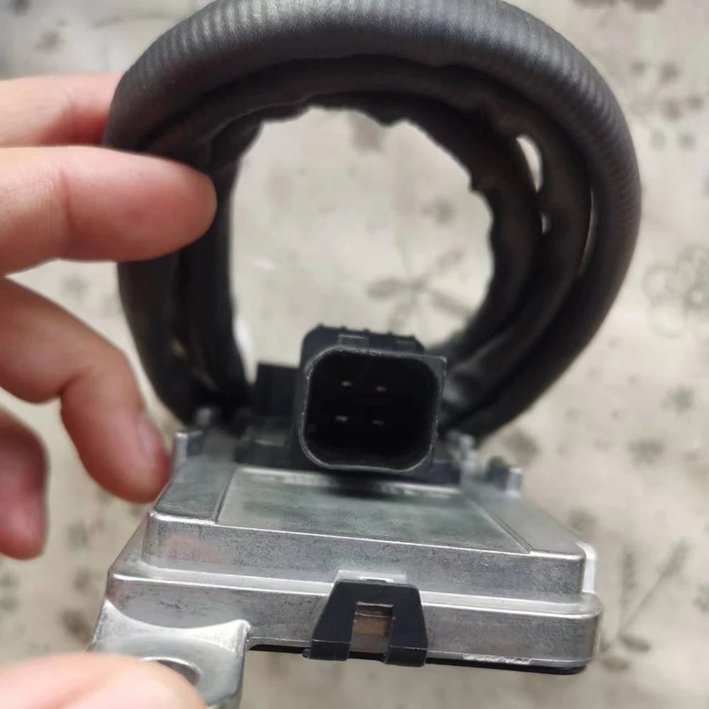 Original NOX Nitrogen Oxide Sensor 5WK97305 2965584330 29655-84330 Fit For Hyundai, automotive nitrogen oxide sensor
