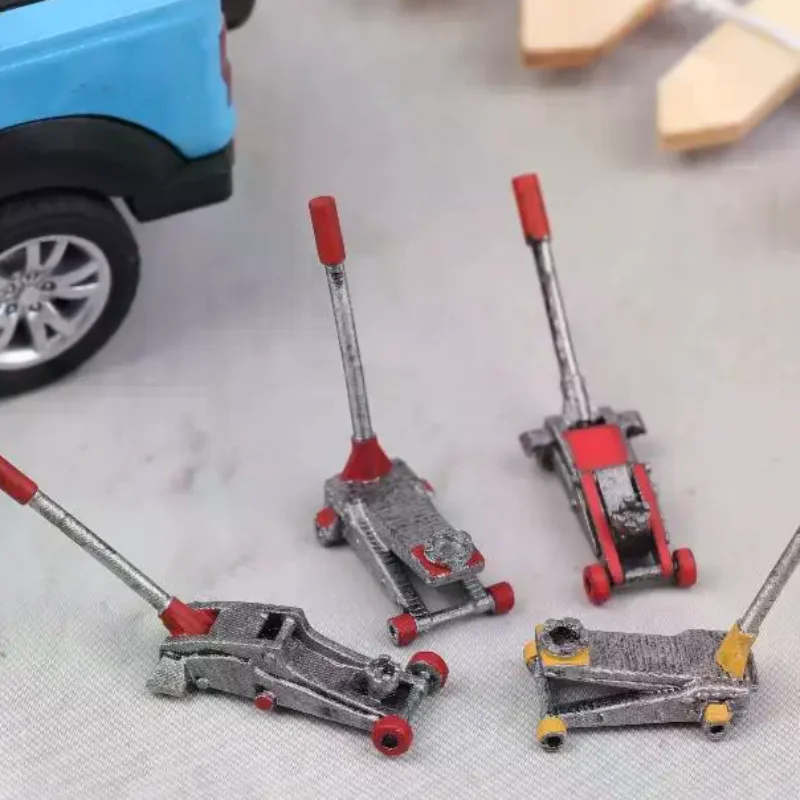1/64 Scale Car Lifting Jack Model Modification Garage Repair Accessories Scene Collocation Miniature Sculpture Display