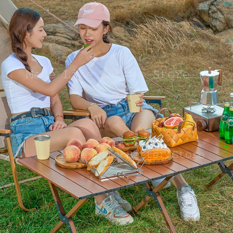 야외 피크닉을 위한 완벽한 휴대용 접이식 테이블