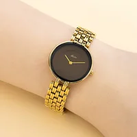 UTHAI Women Watch Light Luxury Brand Business Simple Retro Female Metal Bracelet Waterproof Ladies Fashion Quartz Clock Watches 1
