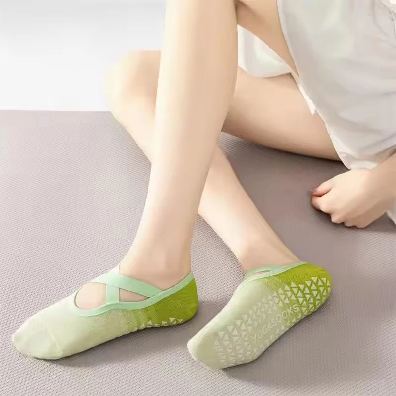 1 Pair of Gradient Silicone Yoga Socks Suitable for Women's Pilates Fitness Grip Strength Indoor Dance Sports Socks