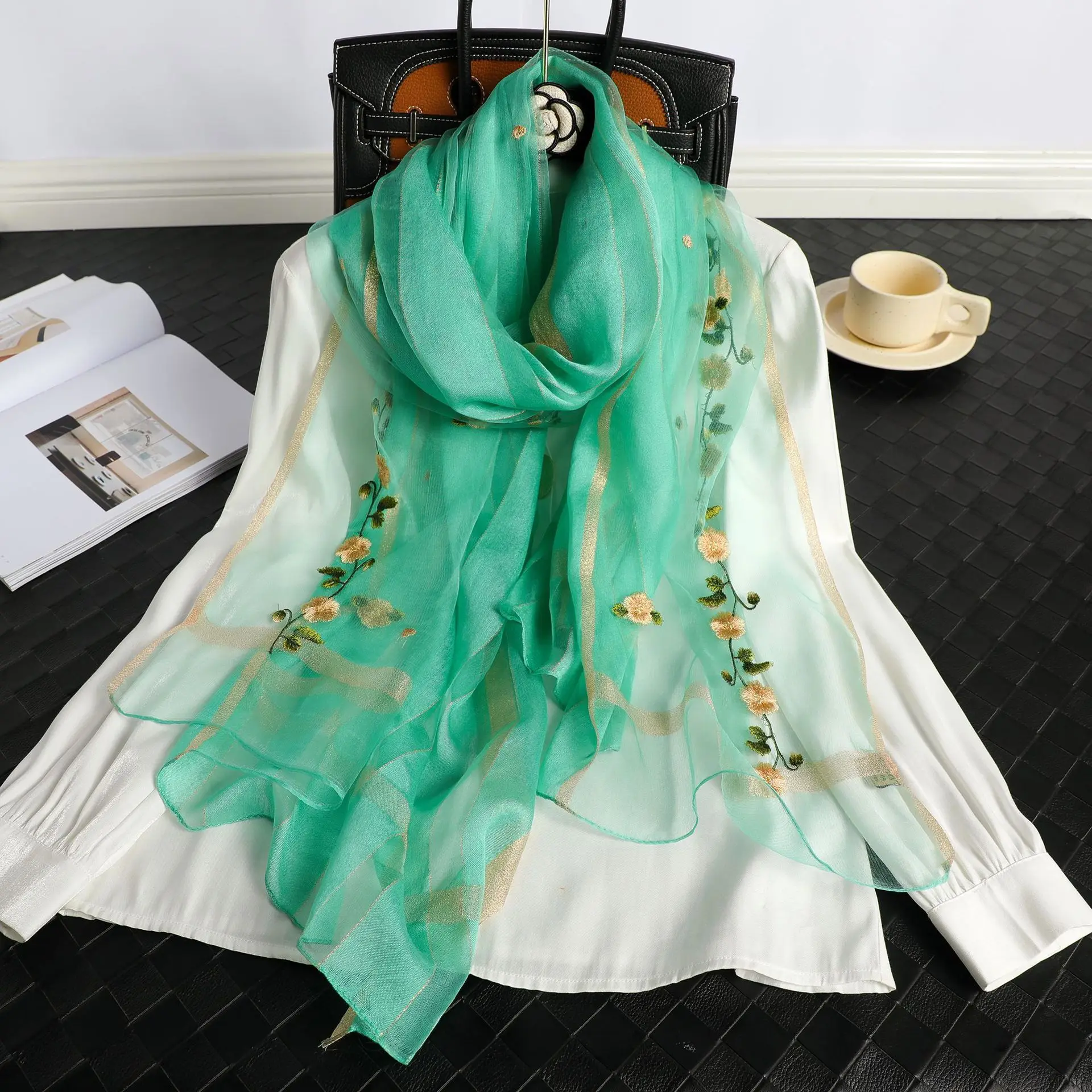2022 роскошный брендовый Шелковый шерстяной женский шарф шаль с вышивкой и палантины фуляр женский хиджаб шарфы для женщин цветы пляжные палантины