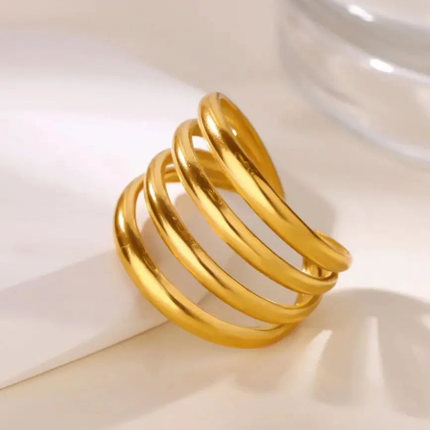 Fashionable Rings Women Gold Stainless Steel