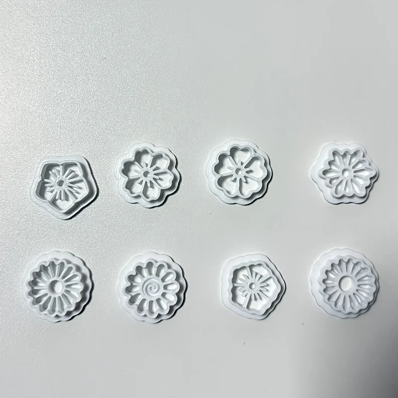 8Pcs 보헤미안 꽃 폴리머 클레이 커터 세트 발렌타인 데이 귀걸이 및 보석 만들기 DIY 공예 도구를위한 중공 꽃 금형