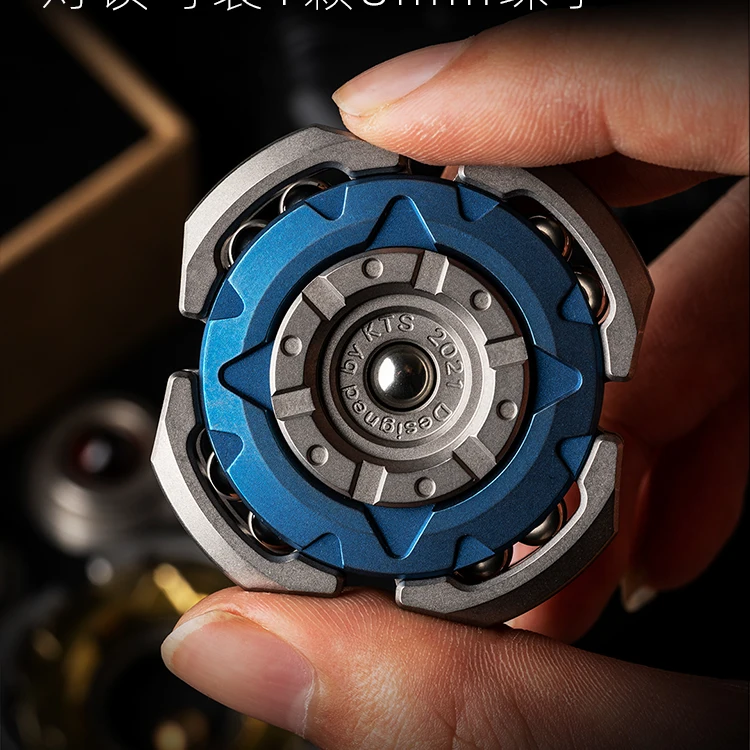 KTS Four-legged Fighter Fingertip Spinning Top Decompression EDC Toy