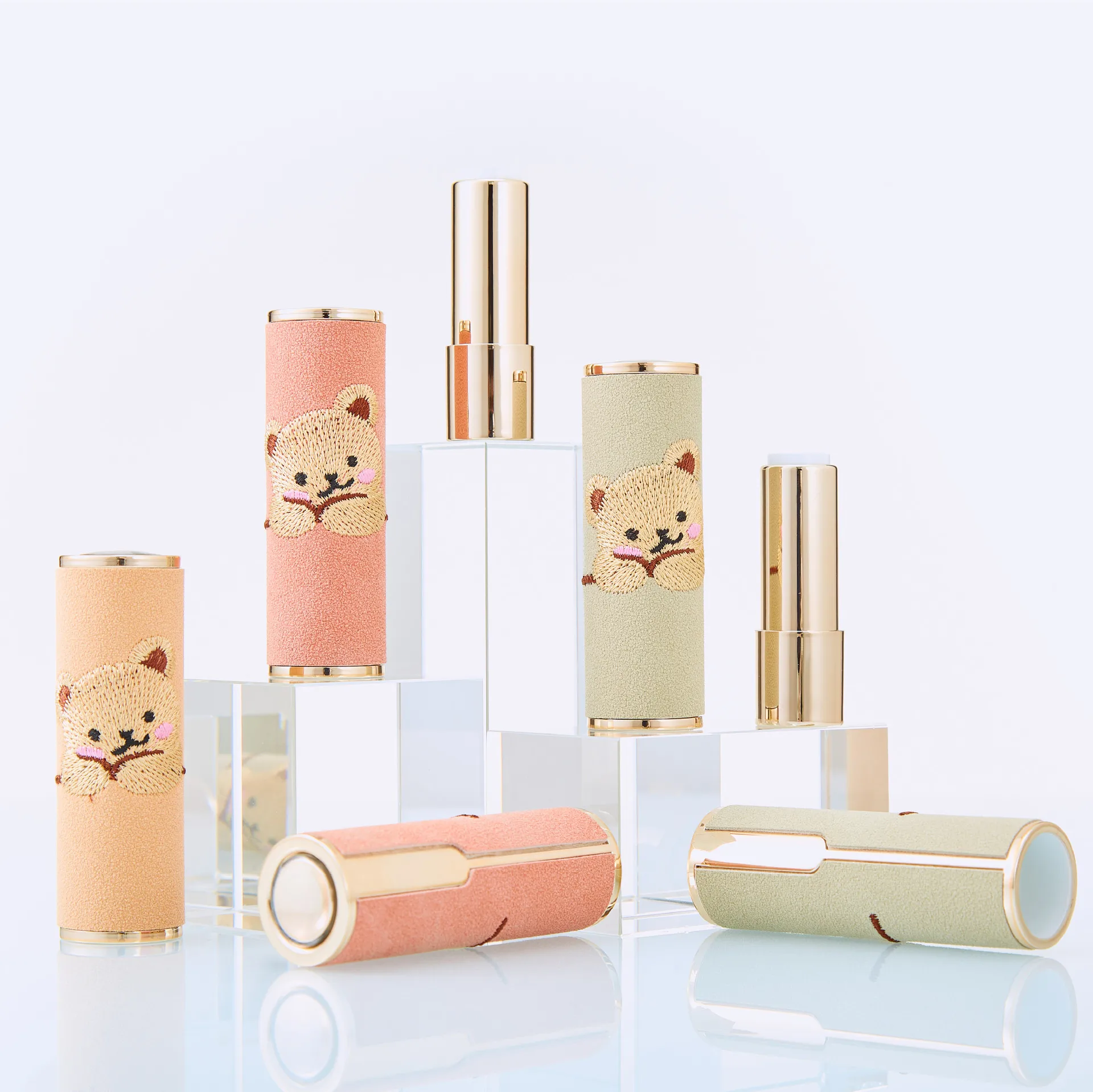 

Handmade diy homemade lipstick material bear embroidery press round mouth red tube cute lipstick empty tube empty shell