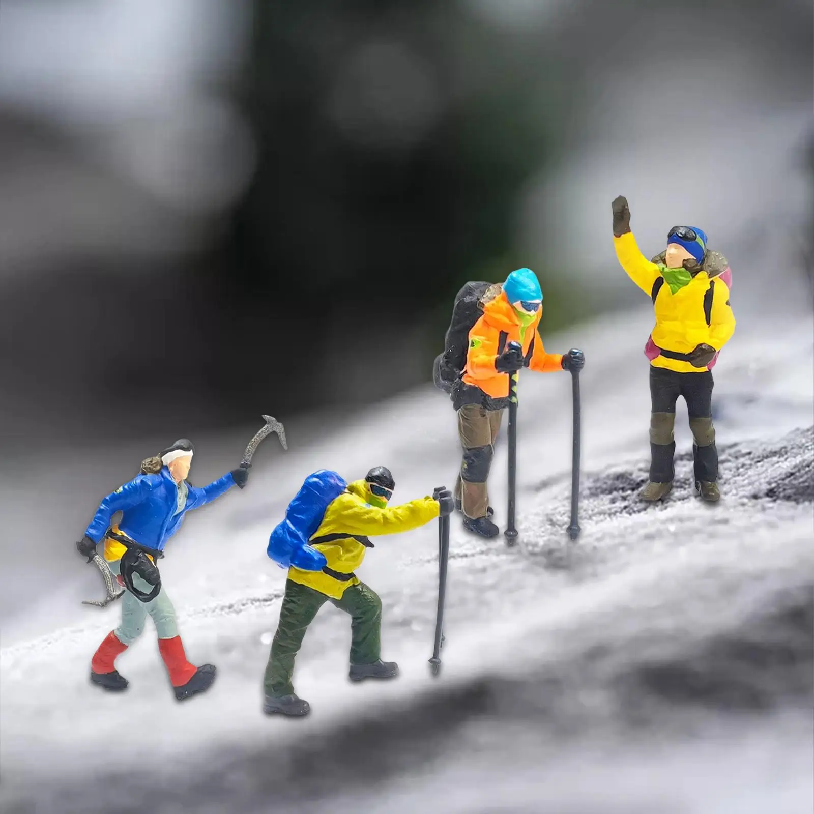 4x Resin 1/87 Scale Miniature Model Hiking Climbing Figures Character Doll Railway Layout Toys Train Diorama Decor Children Toys 2