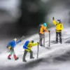 4x Resin 1/87 Scale Miniature Model Hiking Climbing Figures Character Doll Railway Layout Toys Train Diorama Decor Children Toys 2