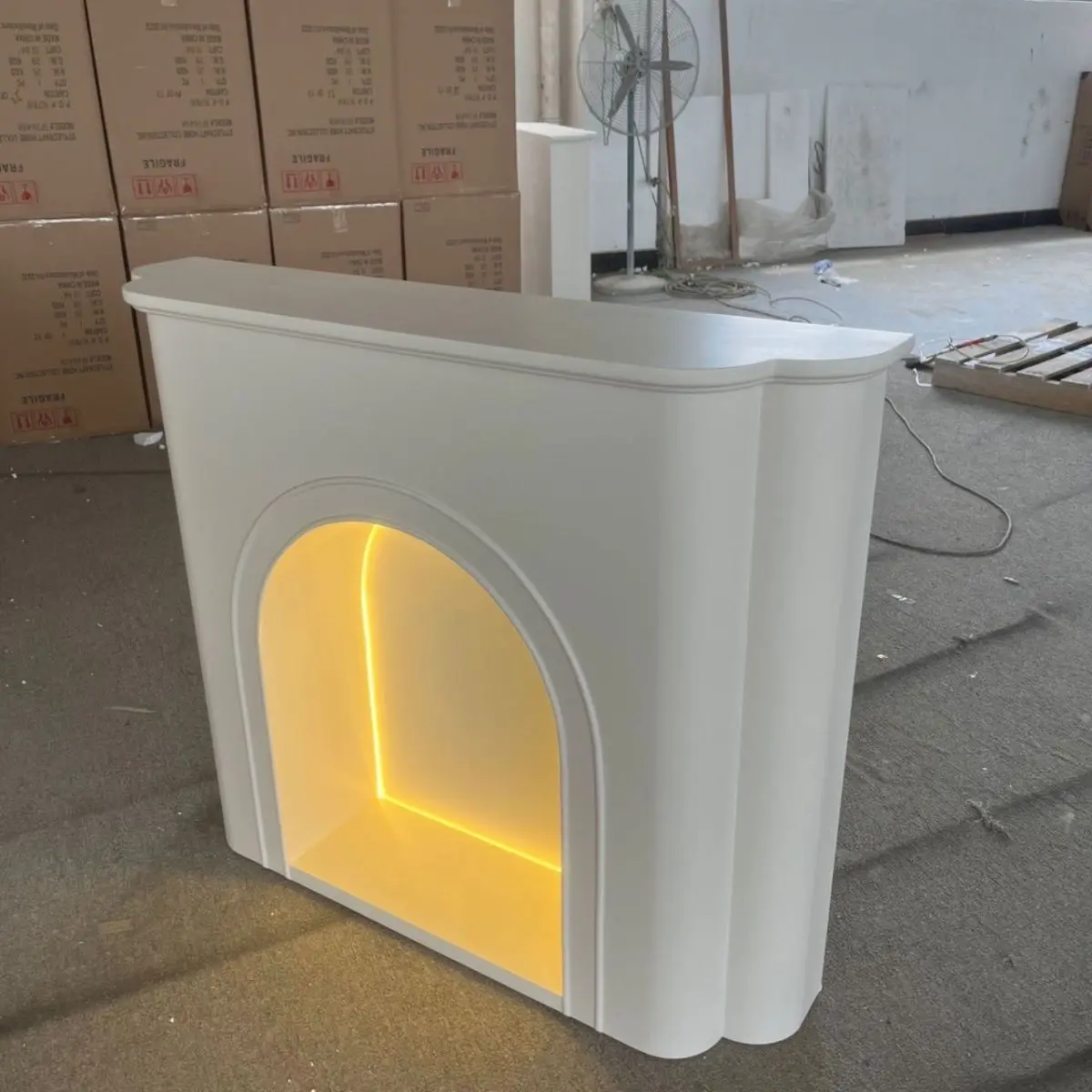 

Minimalist French fireplace decorative cabinet, arched foyer cabinet, storage rack, internet red Instagram style living room,
