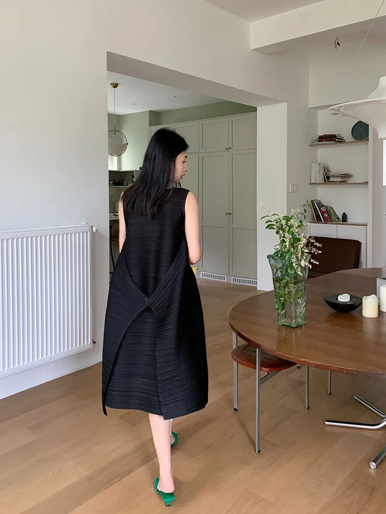 Pleated Women's Dresses | Plus Size Knee Length Dress With Natural Waistline And Folded Fabric