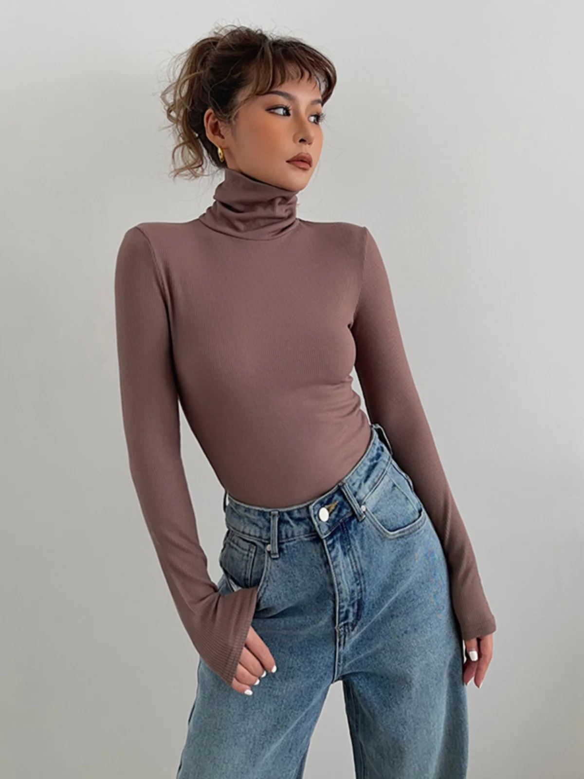 

Матовая Базовая рубашка кофейного цвета с длинными рукавами и воротником-стойкой