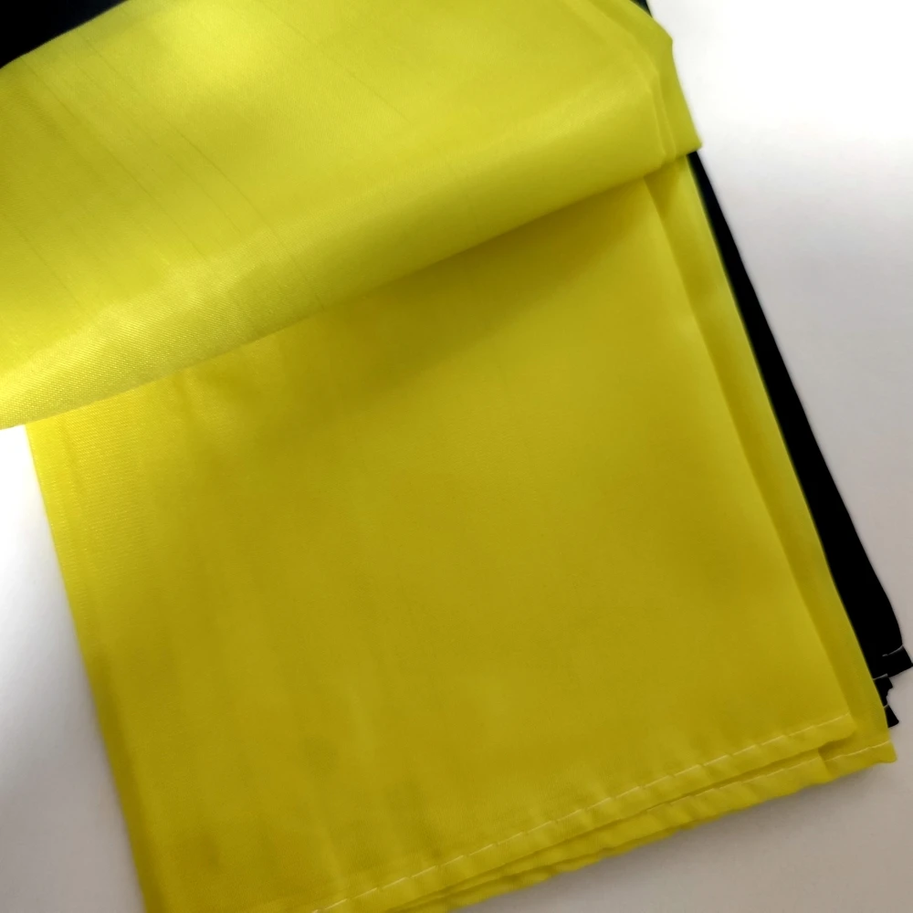 Exquisiter 90 x 150 cm großer Polyester-Banner-Wandteppich mit der Flagge der Habsburg-Monarchie. Ideal für vielseitige Dekoration für die Außenverzierung – Detail 2