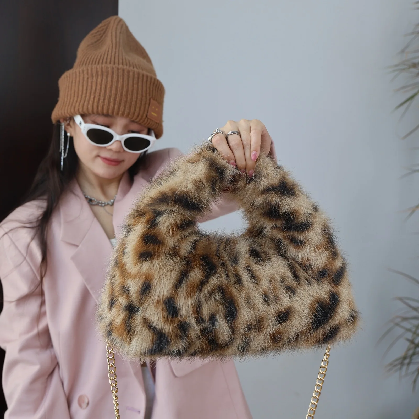 Fashion Niche Design Large Capacity Women's Crossbody Bag 2025 New Chain Hand Fold Fur Bag Light Luxury Versatile Handbags