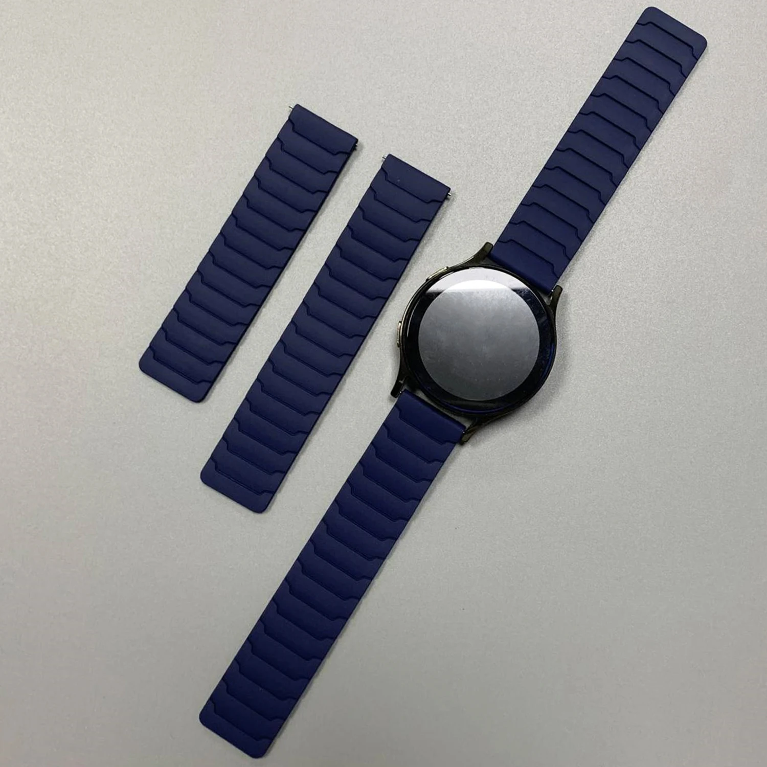 Magnetic Silicone Loop Strap - Replaceable Correa Bracelet