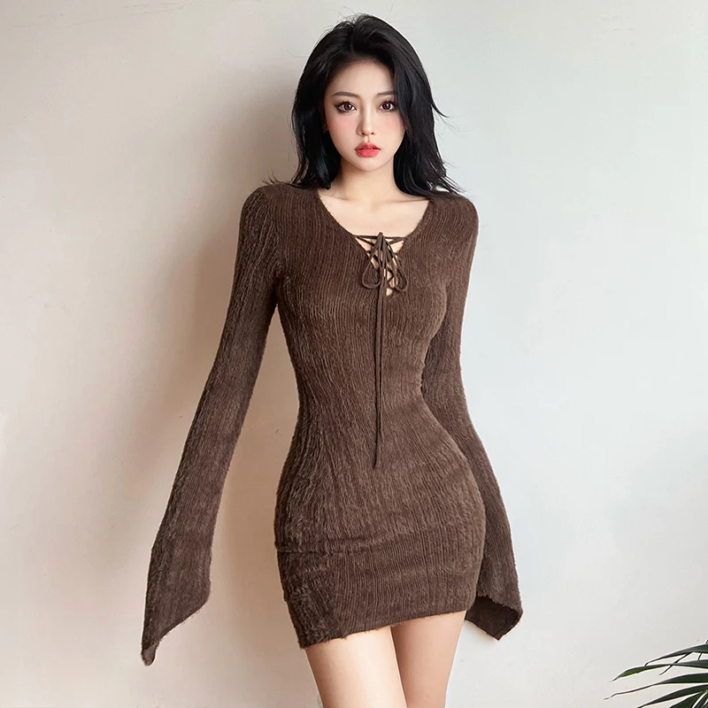 

S светильник зрелый стиль источает чувство темперамента вязаное платье с длинным рукавом для женщин приталенный сексуальный дизайн на шнуровке