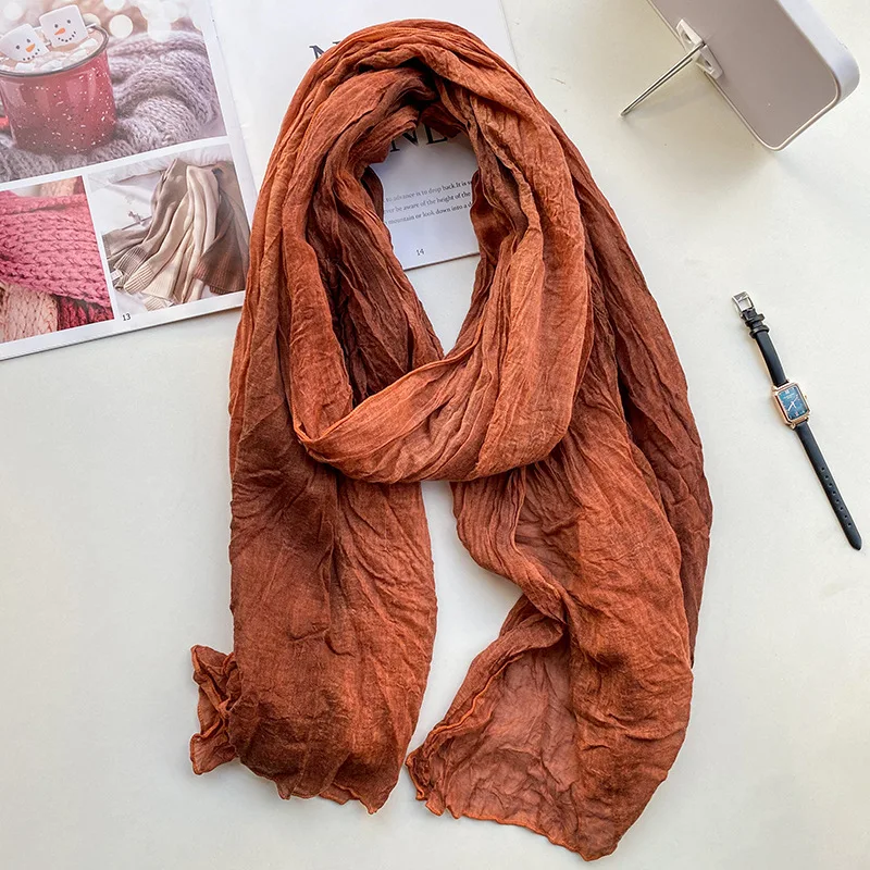 VREOVOR Retro Ethnischen Stil Schal Frauen Tie-dye Lange Falten Schrittweise Ändern Farbe Schal Koreanische Literarische Frische Baumwolle Seide – Detail 7