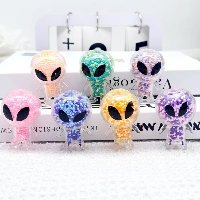 2 stuks mini-squishy speelgoedjes in de vorm van aliens om stress te verlichten, perfect als feestcadeautje. Grappige balletjes in de vorm van buitenaardse wezens, ideaal om mee te friemelen._voghion.com