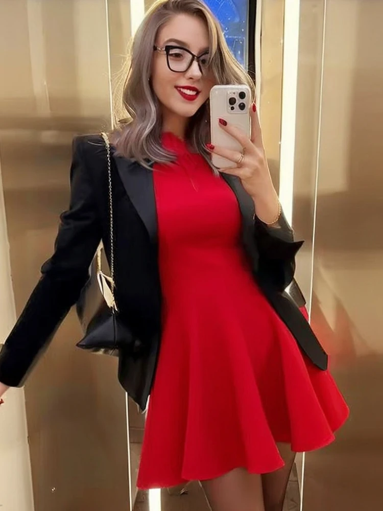 Vestido Curto Gola Alta