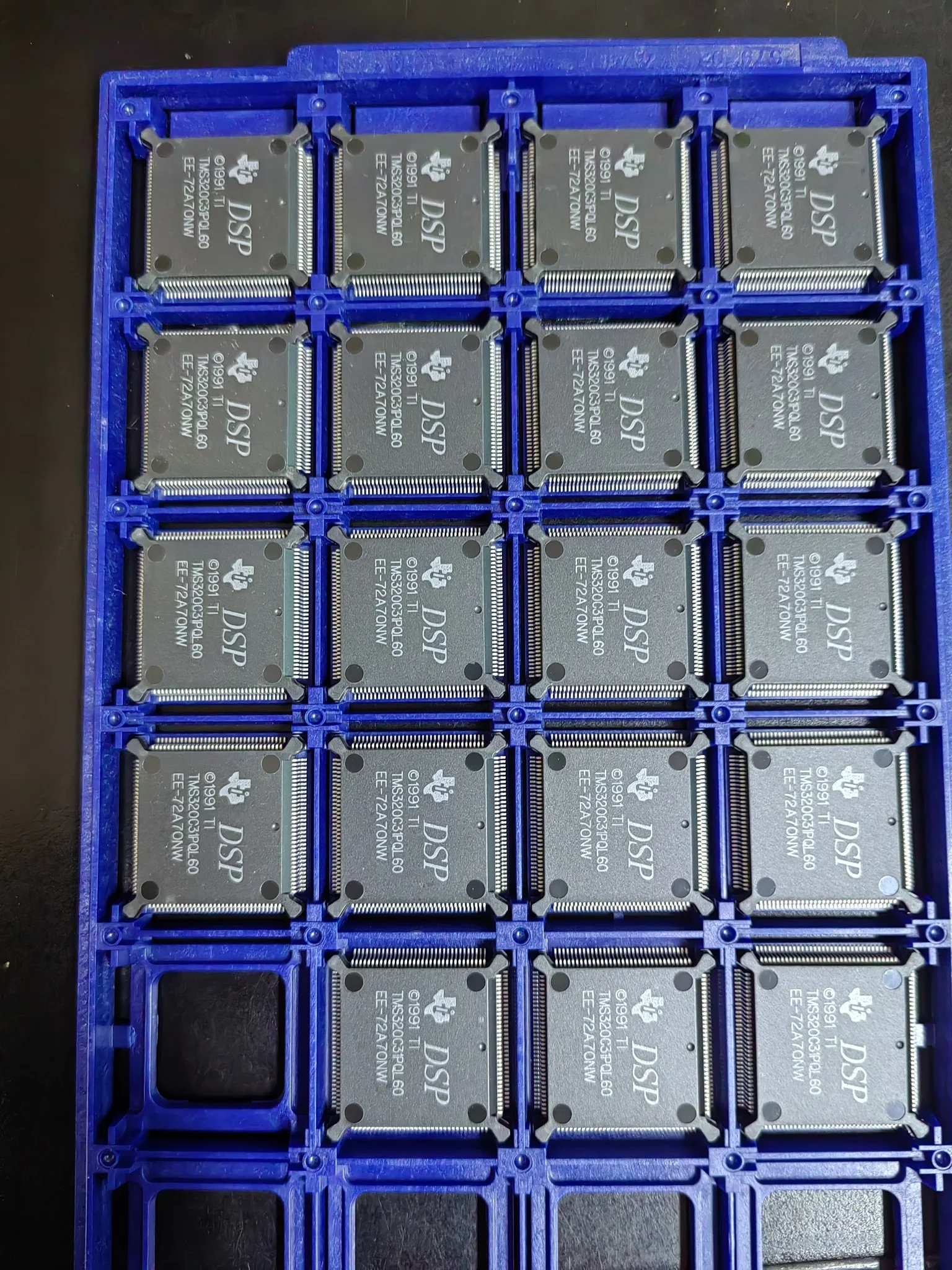

1PCS/TMS320C31PQL60 All new original package stock on hand live photos
