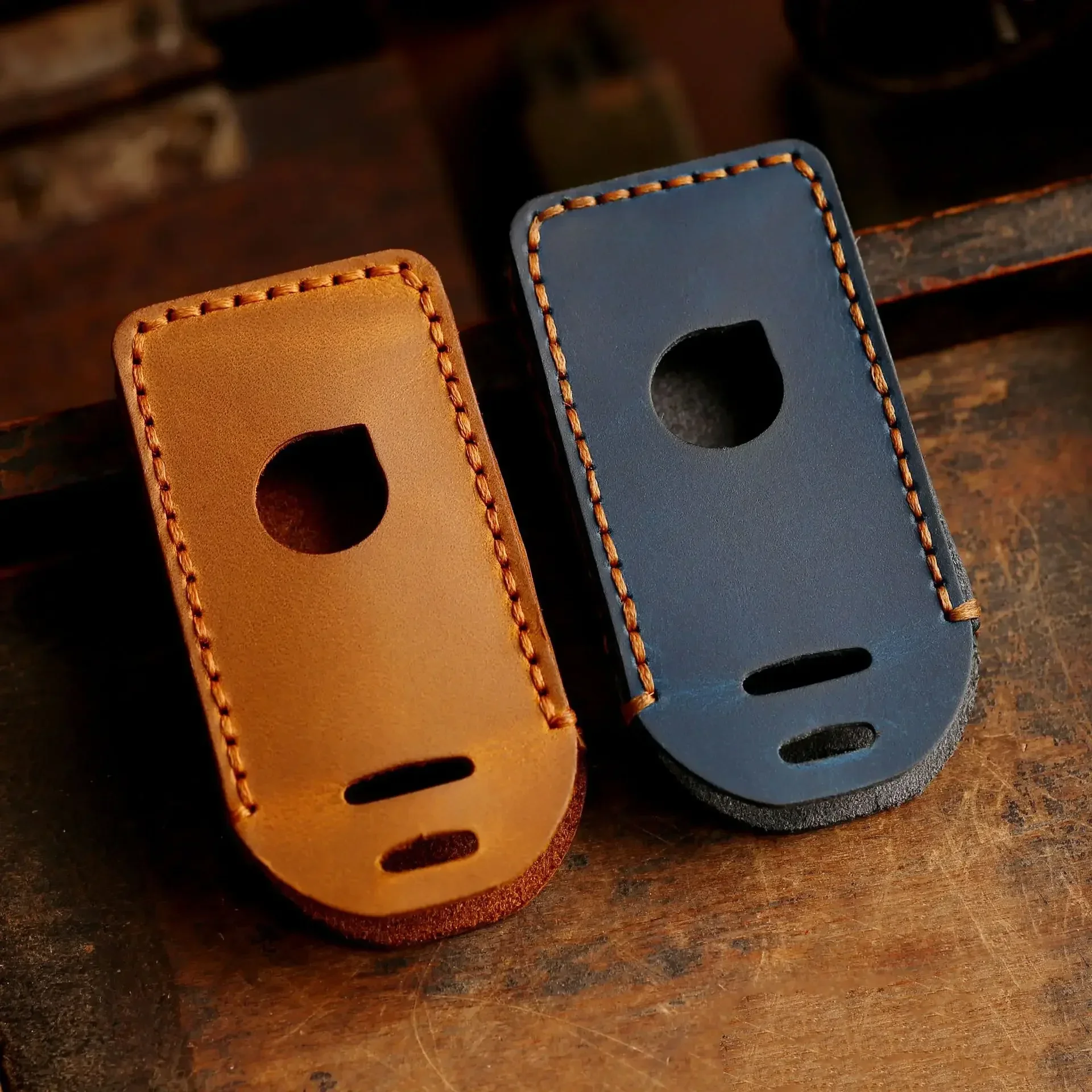 Leather Protector Fob Case key case key case cover car key shell car key chain for Volvo S60 S80 V60 XC60 XC70 S60L V40 XC90 Keyless Go Remote Car Key Cover