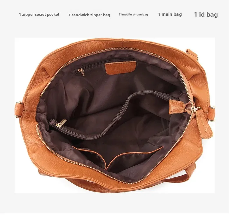 Vue intérieure d'un sac bandoulière en cuir de vachette