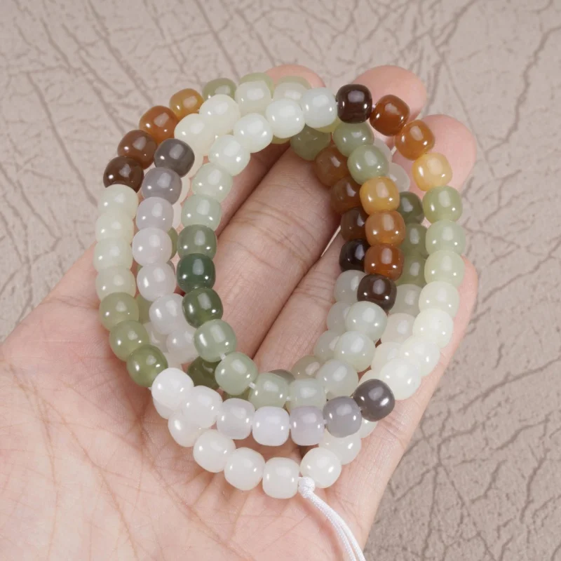 

Hetian Clear Water Green Gradient Color 108 Pieces Buddha Beaded Necklace Jade Lanyard 5 * 6mm