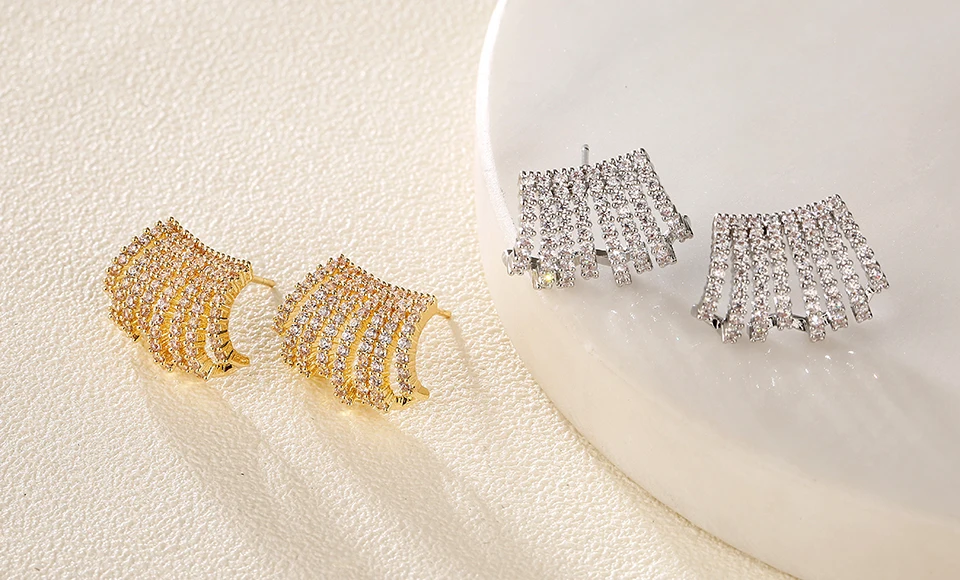 [LLOYD] 韓国ブランド☆L-CARAT Fancy Cut Earring ZAKOL Elegant Famous Brand Design Leaf Shape Zirconia
