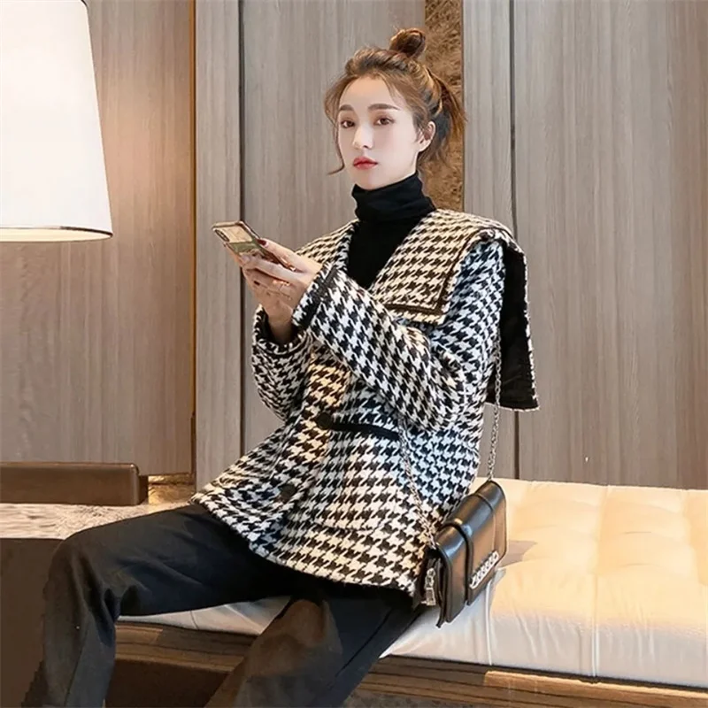 Small Thousand Bird Checker Knitted Short Coat for Women 2023 Autumn/Winter New Navy Collar Small Fragrance Style Thickened Coat