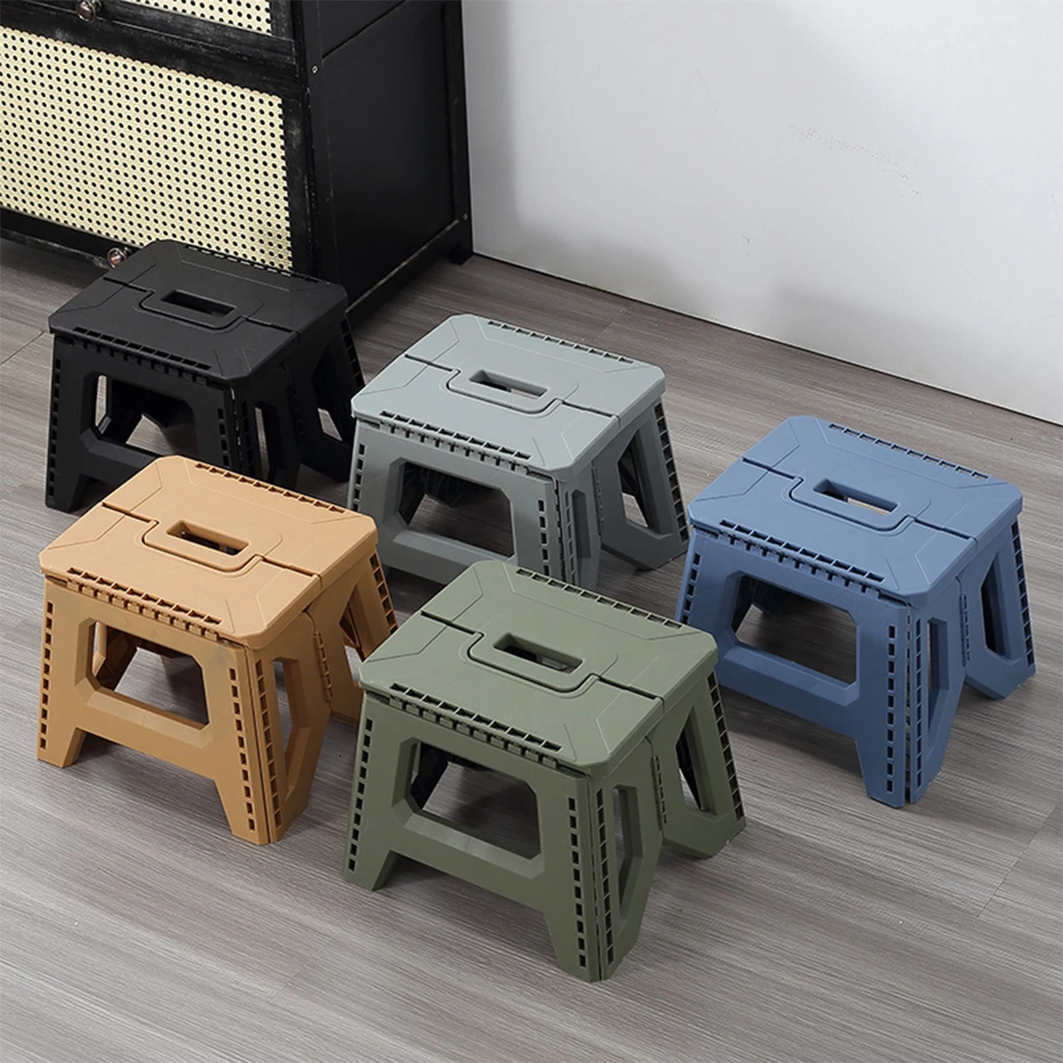 Folding Step Stool Strong Load-bearing Heavy-Duty Chair Travel Use Compact Collapsible Chair with Handle Camping Supplies folding stool folding chair