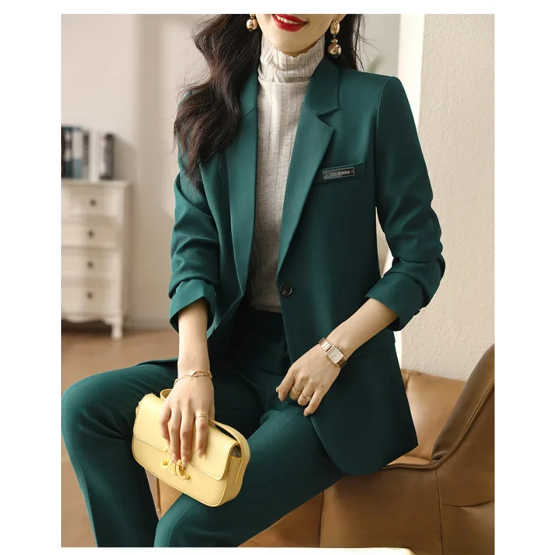 Рисунок 2 - Женский блейзер, костюм на весну