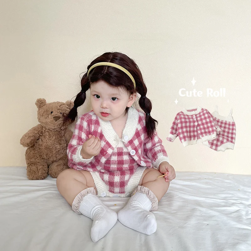 

Jenny&Dave Spring and Autumn 2023 Baby Outgoing Girl Set Jacquard Plaid Coat Strap Sweater Creeper Two Piece Children's Set