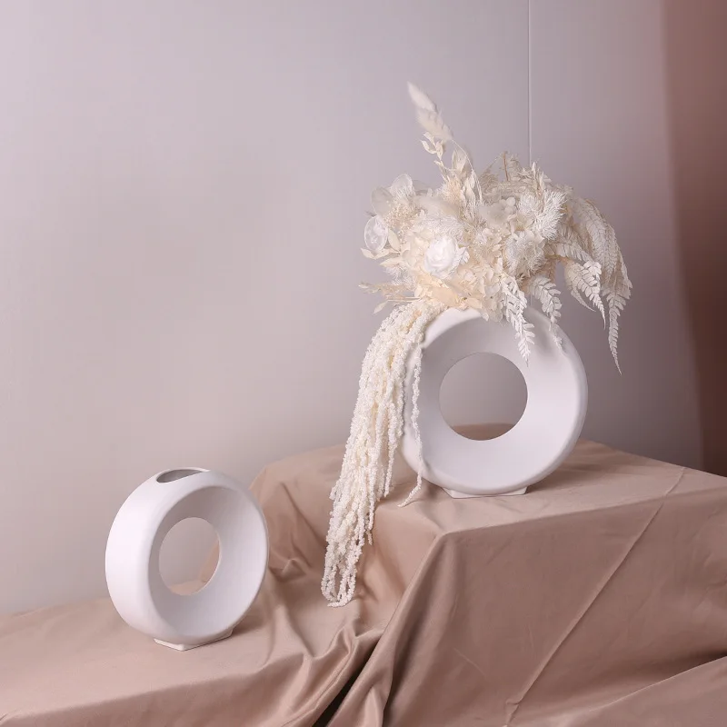 

Ceramic Vase INS Circular White Plain Fired Dry Flower Inserter with Simple Home Decoration In A Cool and Minimalist Style