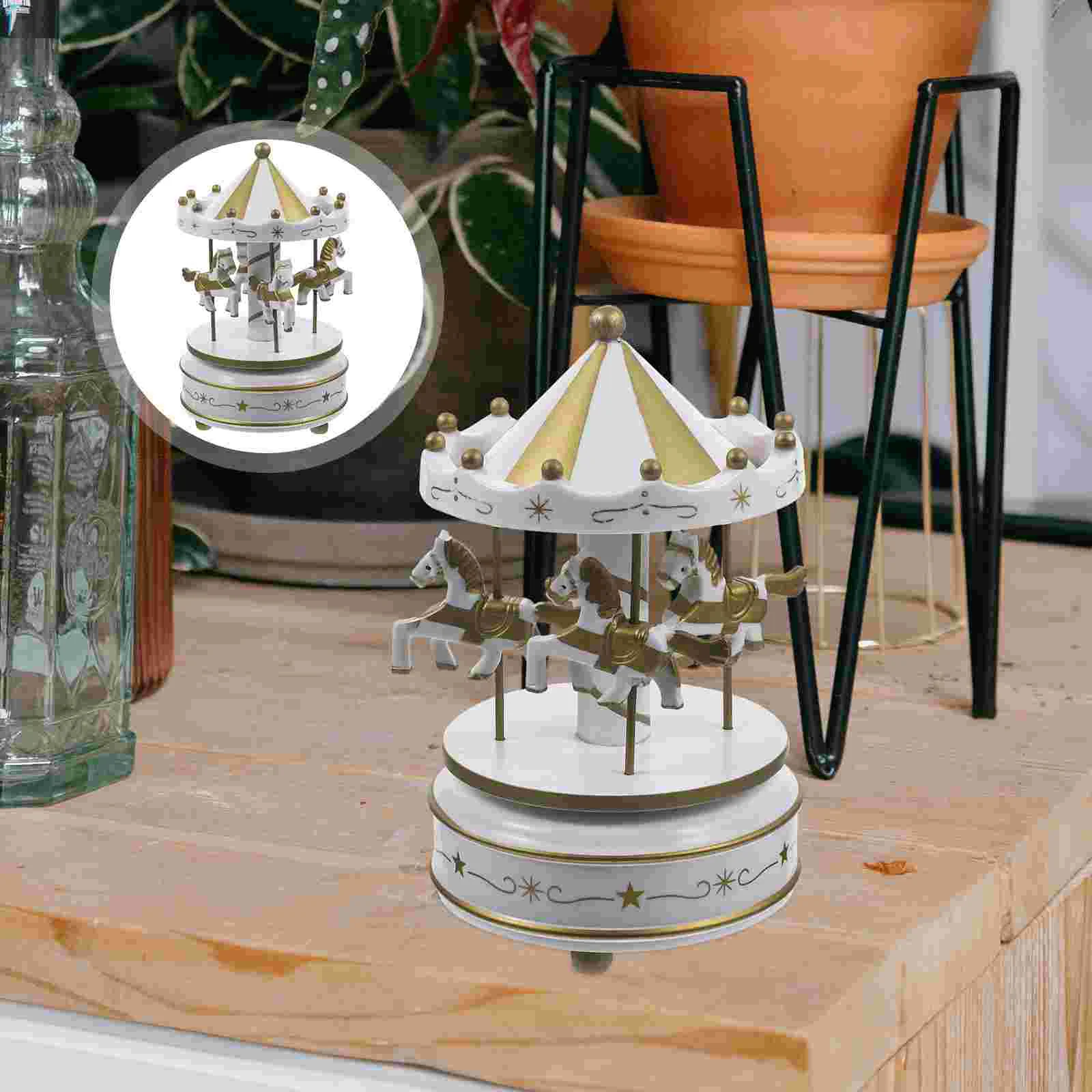 Plastic Merry-Go-Round Carousel Wind Up Music Box Kids Gift (Random Style) Plastic Music Box Carousel