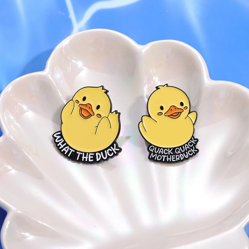 TRUST ME I'M A DUCKTECTIVE Emaille-Anstecknadel „WAS THE DUCK QUACK QUACK MOTHERDUKK“, Brosche, Abzeichen, dekoratives Revers, Jacke, Schmuck, Geschenk