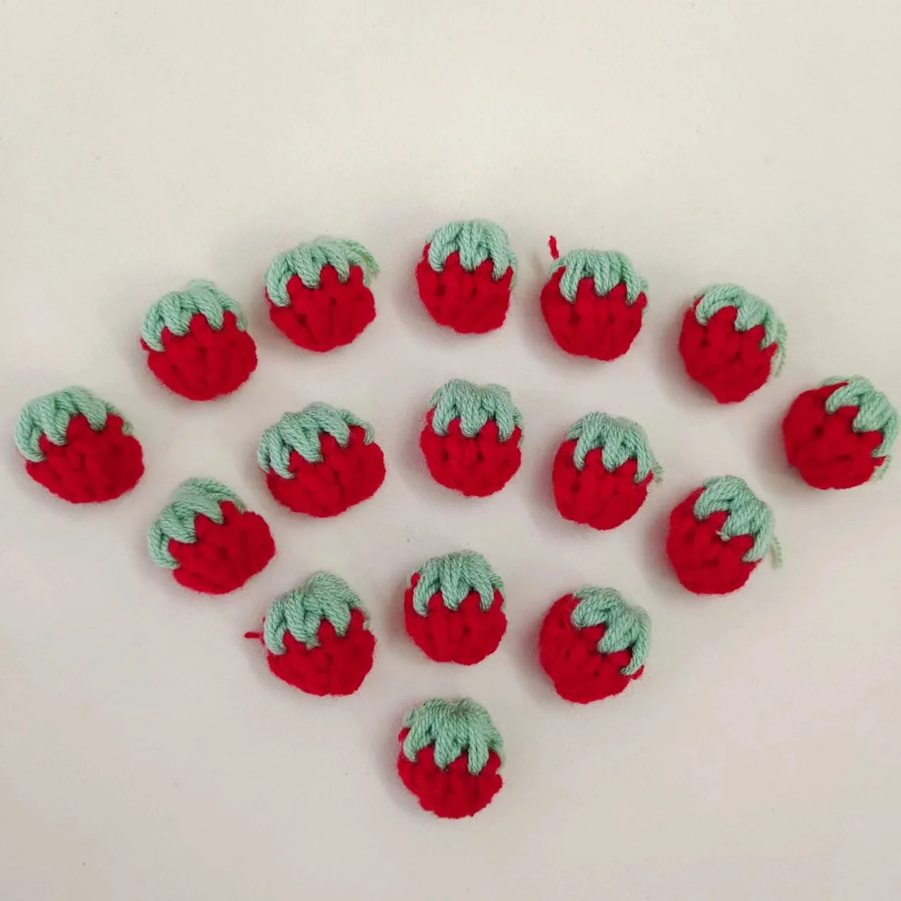 20PCS Hand-crocheted Wool Small Strawberry DIY Knitted Mini Strawberry Patch DIY Pendant Clothing Bag Accessories strawberry patch